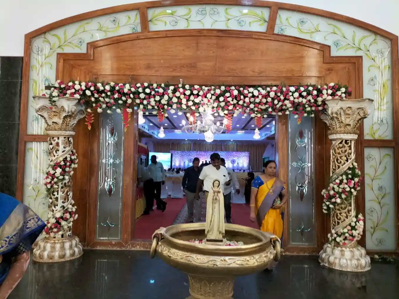 Grand Floral Arch Entry (Holy Communion)