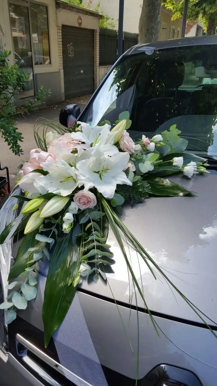 Silver Luxury Sedan White Lily & Palm Foliage Decor